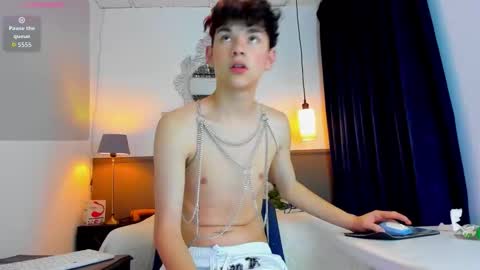 PHILLIP online show from 4, 3, 2026