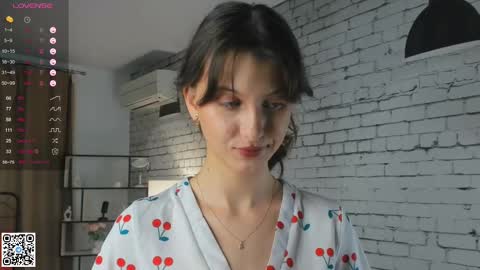 Snapshot of philomenagroomes chatting on 13, 2, 2025 Emilia online show from 13, 2, 2025