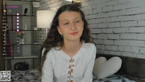 Snapshot of philomenagroomes chatting on 15, 2, 2025 Emilia online show from 15, 2, 2025