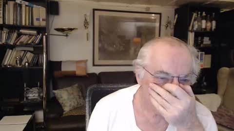 Snapshot of philoumis2 chatting on 25, 1, 2025 Philippe online show from 25, 1, 2025