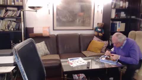 Snapshot of philoumis2 chatting on 12, 2, 2025 Philippe online show from 12, 2, 2025