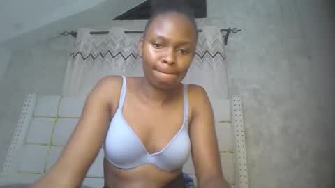 Snapshot of phoebe015 chatting on 25, 2, 2026 phoebe online show from 25, 2, 2026