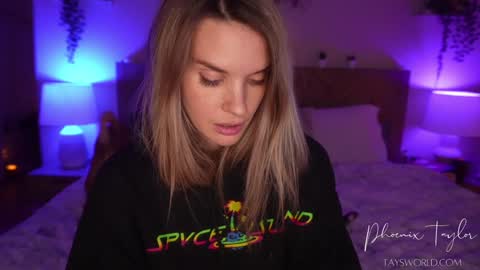 PHOENIX TAYLOR online show from 10, 1, 2026