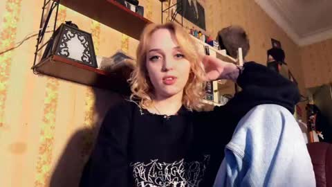 Lola online show from 10, 5, 2026