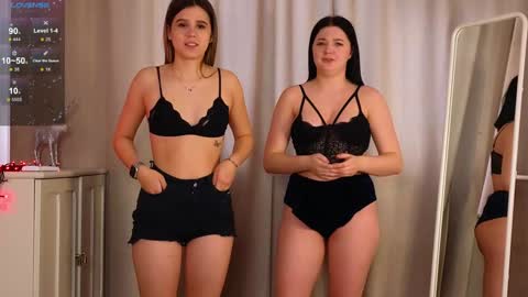 Snapshot of phyllisheart chatting on 14, 1, 2025 Lora black and Lili blonde welcome you here online show from 14, 1, 2025
