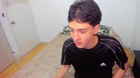 picaszomilos350 online show from 13, 3, 2026