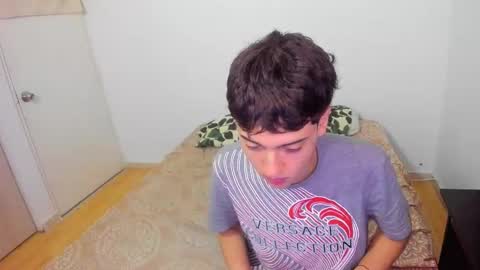 picaszomilos350 online show from 15, 3, 2026