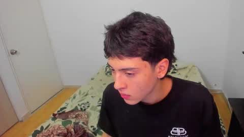 picaszomilos350 online show from 20, 3, 2026