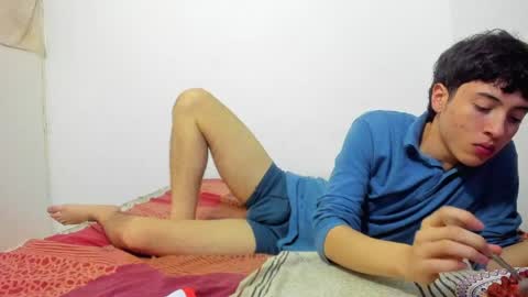 picaszomilos350 online show from 8, 4, 2026