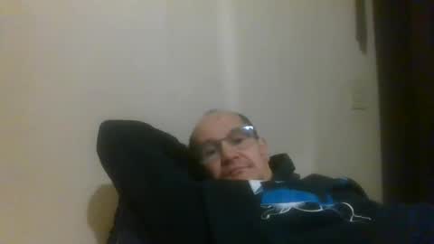 Snapshot of pichoun71 chatting on 2, 1, 2025 pichoun71 online show from 2, 1, 2025