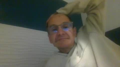 Snapshot of pichoun71 chatting on 6, 1, 2025 pichoun71 online show from 6, 1, 2025