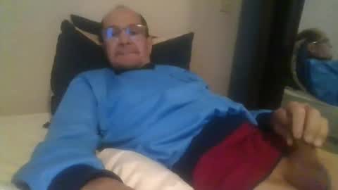 Snapshot of pichoun71 chatting on 12, 1, 2025 pichoun71 online show from 12, 1, 2025
