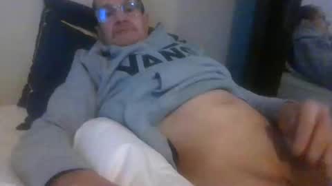 Snapshot of pichoun71 chatting on 9, 2, 2025 pichoun71 online show from 9, 2, 2025