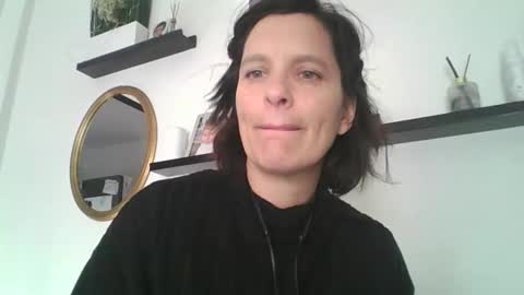Snapshot of piediniecollant chatting on 21, 11, 2025 PIEDINIECOLLANT online show from 21, 11, 2025