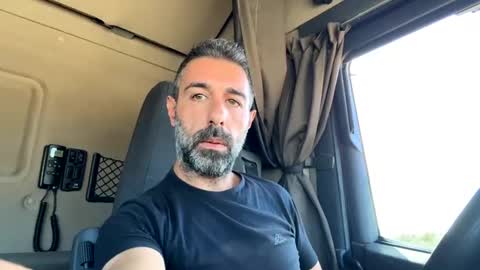 pierotu online show from 24, 10, 2025