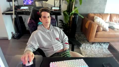 Snapshot of pierrefitch chatting on 10, 3, 2025 Pierre Fitch online show from 10, 3, 2025