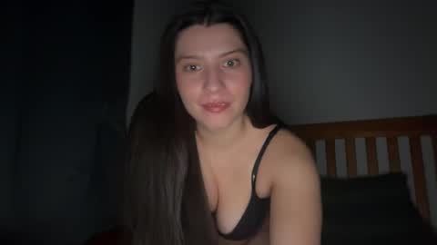 Snapshot of piink_mila chatting on 24, 6, 2026 Mila online show from 24, 6, 2026