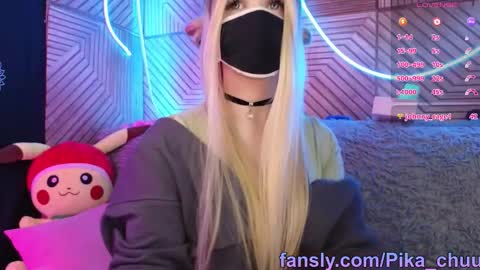 Snapshot of pika_pikaa chatting on 26, 9, 2025 Sonya online show from 26, 9, 2025