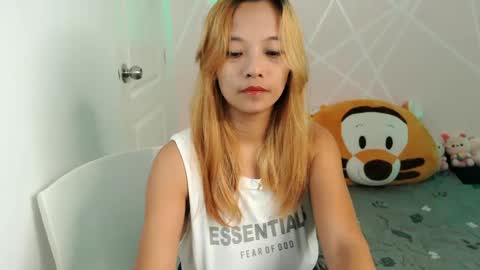 Snapshot of pinay_beauty14 chatting on 12, 12, 2024 pinay beauty14 online show from 12, 12, 2024