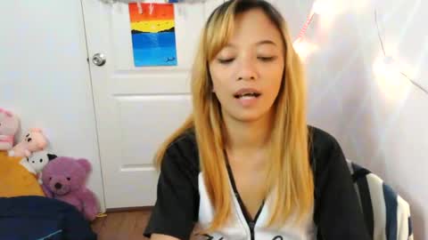 Snapshot of pinay_beauty14 chatting on 1, 2, 2025 pinay beauty14 online show from 1, 2, 2025