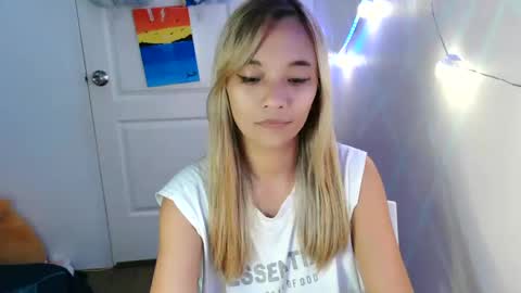 Snapshot of pinay_beauty14 chatting on 19, 2, 2025 pinay beauty14 online show from 19, 2, 2025