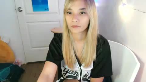 Snapshot of pinay_beauty14 chatting on 27, 2, 2025 pinay beauty14 online show from 27, 2, 2025