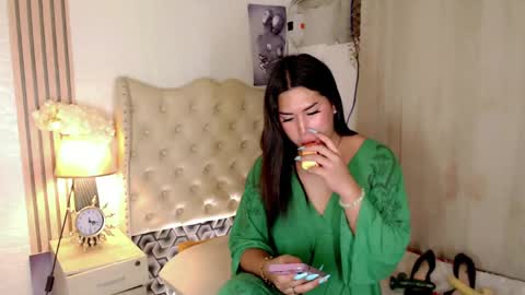Snapshot of pinay_ivy chatting on 5, 1, 2025 Ivy Morningstar online show from 5, 1, 2025