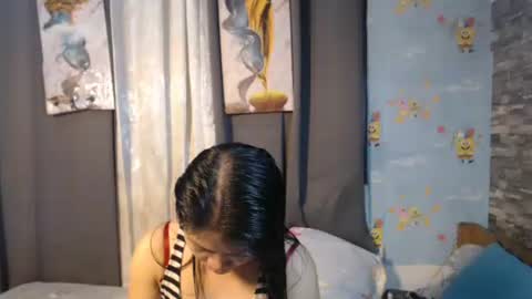 pinayhotmama08 online show from 15, 4, 2026