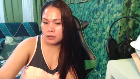 Snapshot of pinaymistress1983 chatting on 2, 12, 2024 PnayMistress1983 online show from 2, 12, 2024