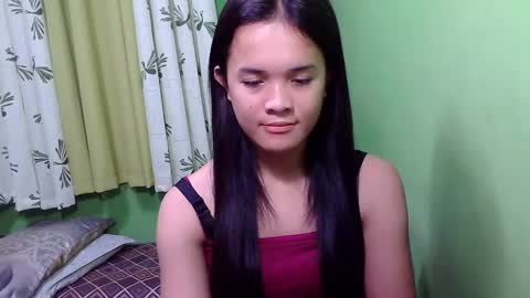 pinaymorena_rhowe online show from 17, 12, 2024