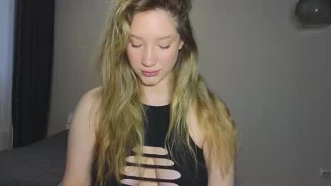   online show from 3, 12, 2025