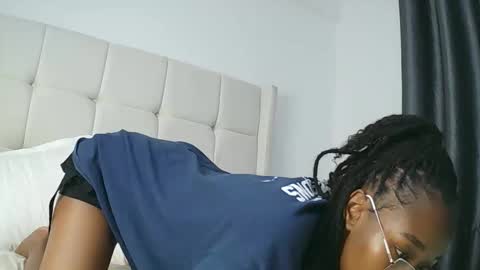 PinkyAura online show from 18, 1, 2026