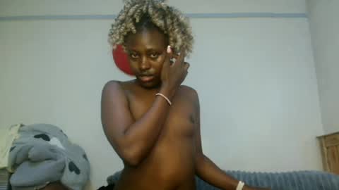 Snapshot of pinklover2003 chatting on 12, 6, 2026 Serena online show from 12, 6, 2026