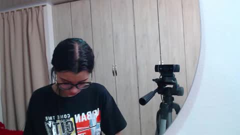 pinky_f00x online show from 12, 3, 2026