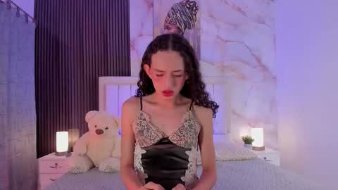 Snapshot of pinky_peach_ chatting on 11, 9, 2025 Peachy online show from 11, 9, 2025
