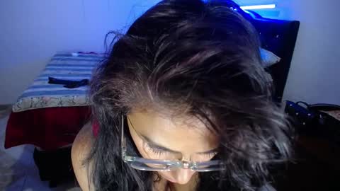 VIOLETA LOPEZ online show from 17, 1, 2025
