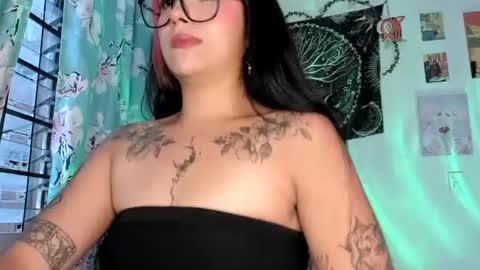 pinky_promiseex online show from 25, 6, 2026