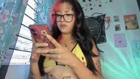 pinky_promiseex online show from 26, 6, 2026