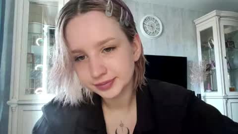 Caroline online show from 11, 4, 2026
