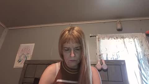 Snapshot of pizzedwife chatting on 21, 4, 2026 pizzedwife online show from 21, 4, 2026