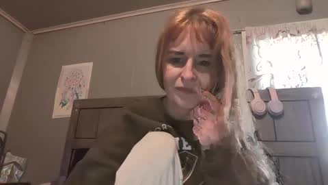 Snapshot of pizzedwife chatting on 26, 4, 2026 pizzedwife online show from 26, 4, 2026