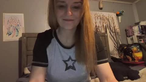 Snapshot of pizzedwife chatting on 5, 5, 2026 pizzedwife online show from 5, 5, 2026