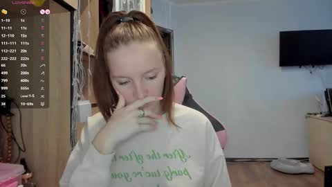 Snapshot of playful_mary chatting on 11, 9, 2025 Masha online show from 11, 9, 2025