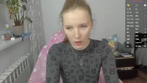Snapshot of playful_mary chatting on 27, 10, 2025 Masha online show from 27, 10, 2025