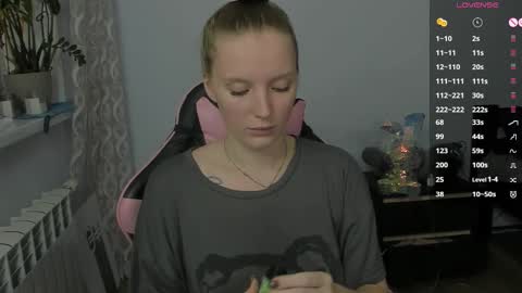 Snapshot of playful_mary chatting on 8, 11, 2025 Masha online show from 8, 11, 2025