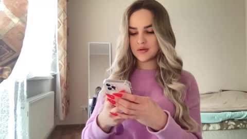Mia online show from 6, 10, 2025