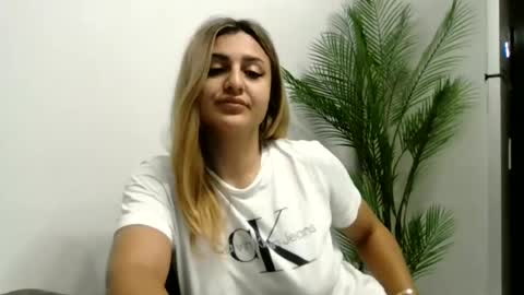 Snapshot of playfulnicole chatting on 25, 6, 2026 PlayfulNicole online show from 25, 6, 2026