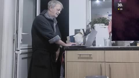 Play Me online show from 3, 12, 2025