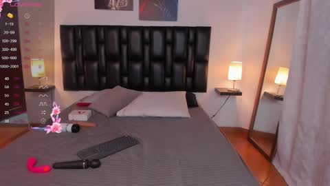 JUAN AND JULI online show from 10, 1, 2025