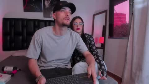 JUAN AND JULI online show from 1, 2, 2025